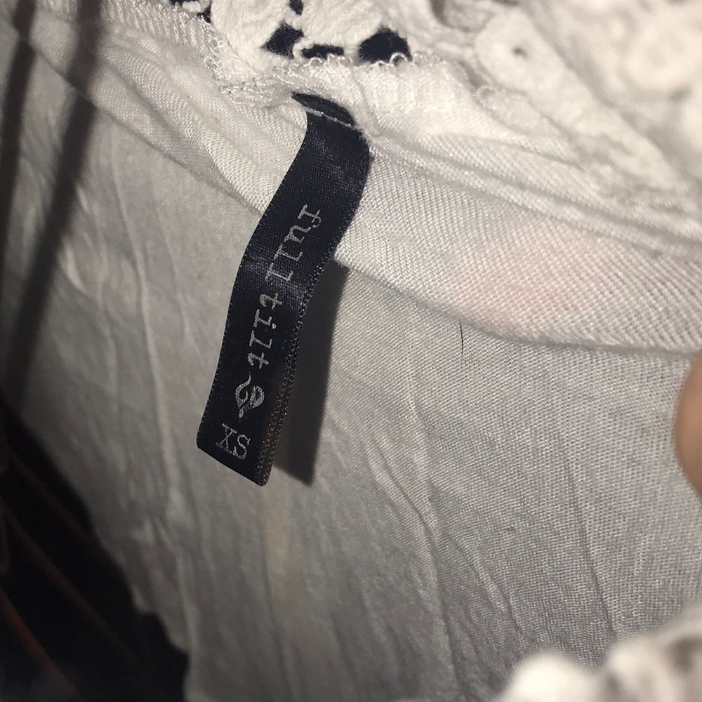 Top - Picture 4 of 4